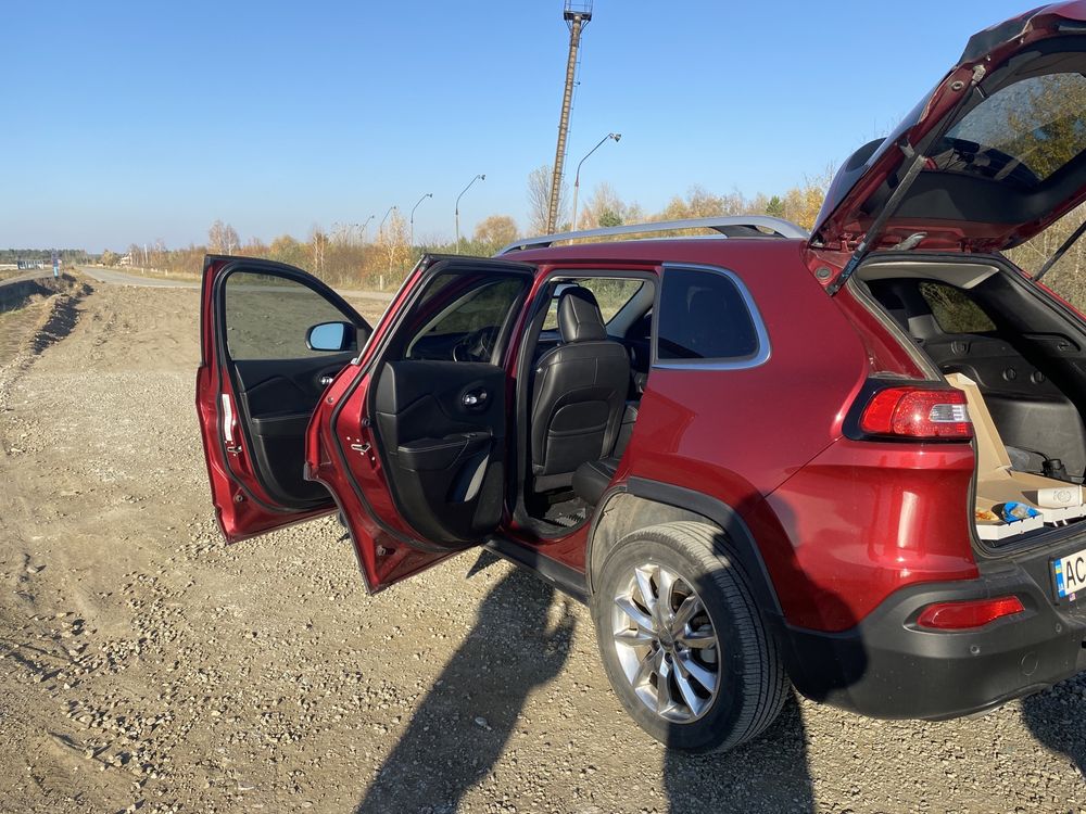 Jeep  Cherokee автомобіль