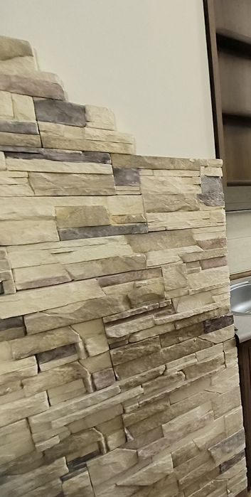 Kamień dekoracyjny, gipsowy w dobrym stanie