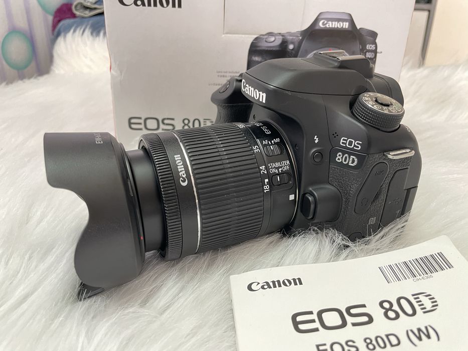 Canon Eos 80D Com lente 18-55mm e caixa