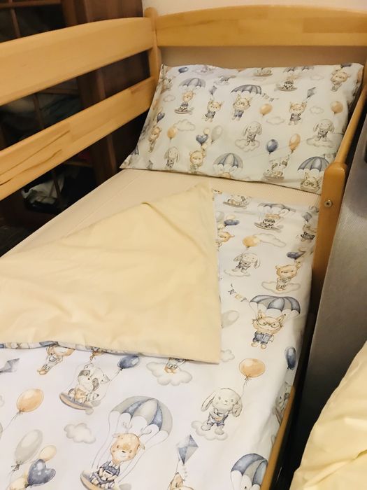 Комплект постільної білизни в дитяче ліжко