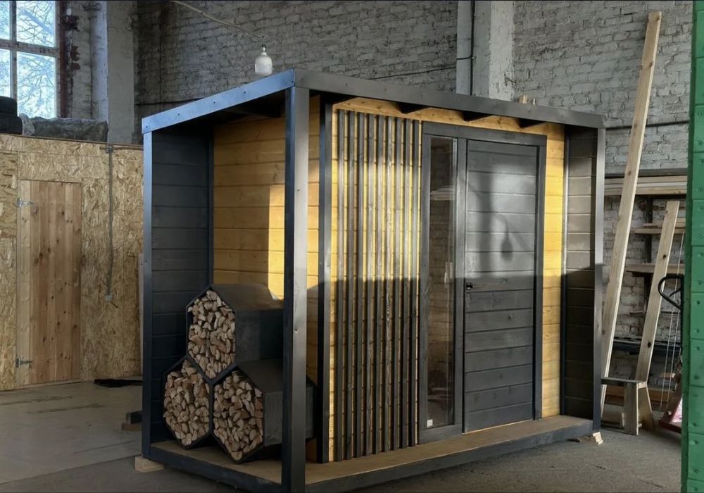 Сарай хоз блок з дровником у стилі лофт