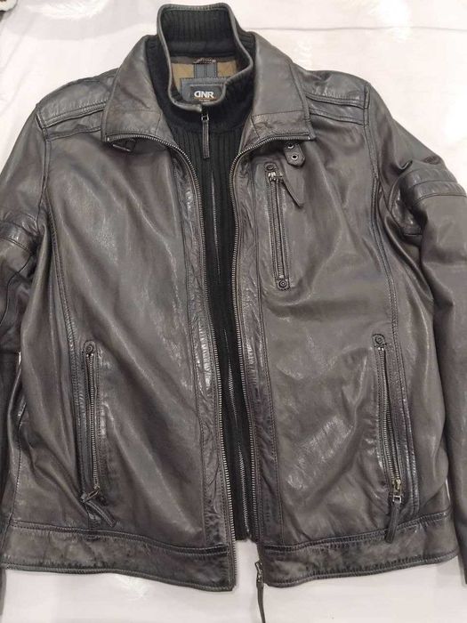 Продаю шкіряну куртку коричневого кольору