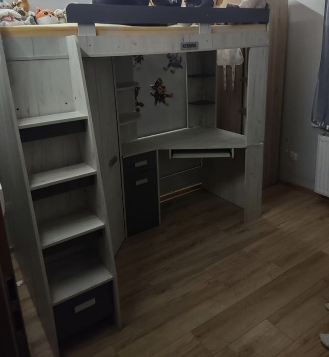 Łóżko na antresoli z materacem