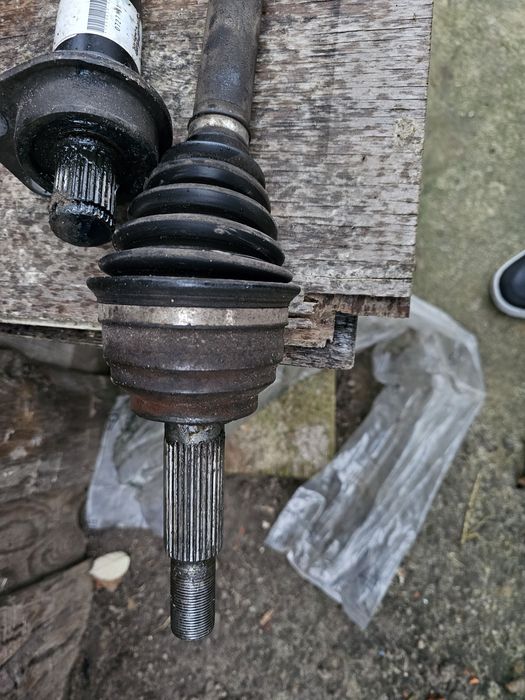 ПОЛУОСЬ тесла модел   -Х.