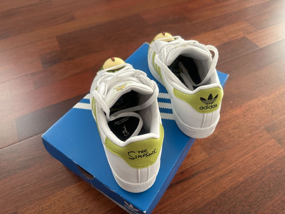 Adidas superstars simpson r.33