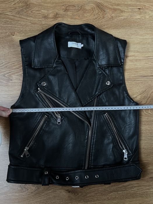 Косуха жилетка чорна