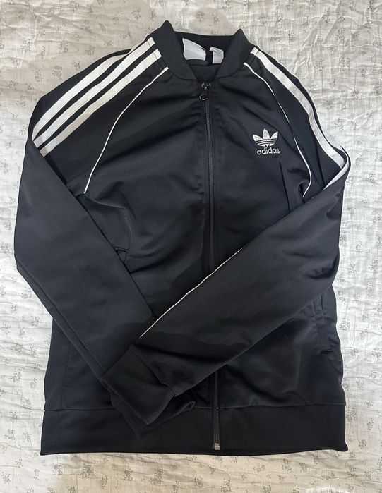 кофта adidas чорного кольору
