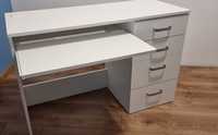 Białe biurko z półką wysuwaną na klawiaturę, 4 szuflady. 122 x 50