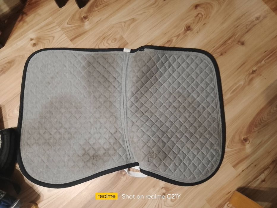 Biały czaprak kingsland stan bardzo dobry