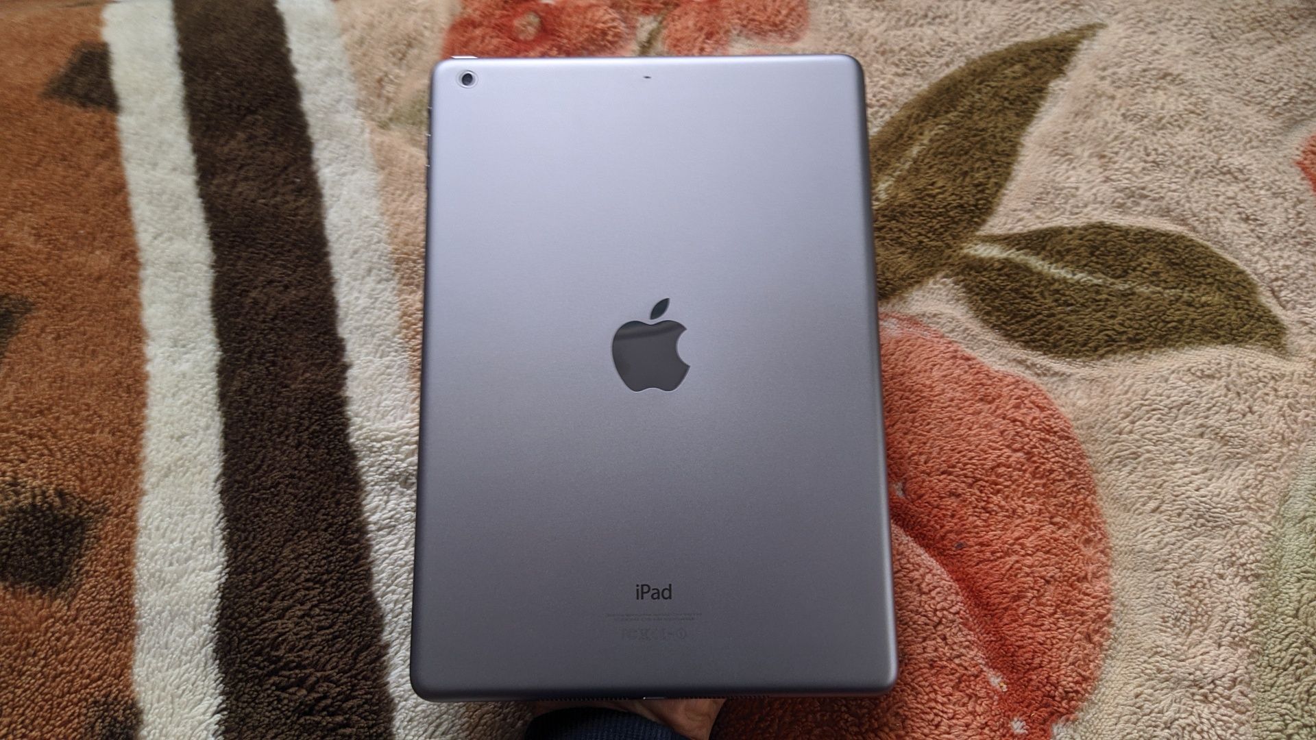 Планшет iPad Air  9.7