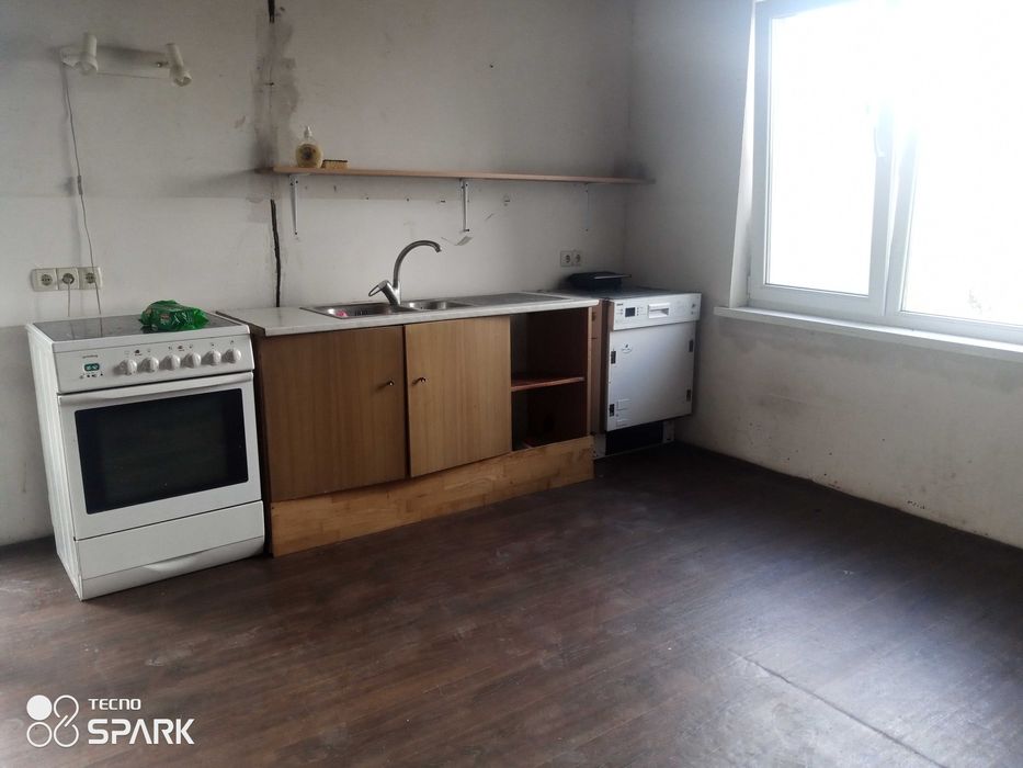 Продаю коттедж современной постройки гМерефа тихий центр р-н ЦРБ