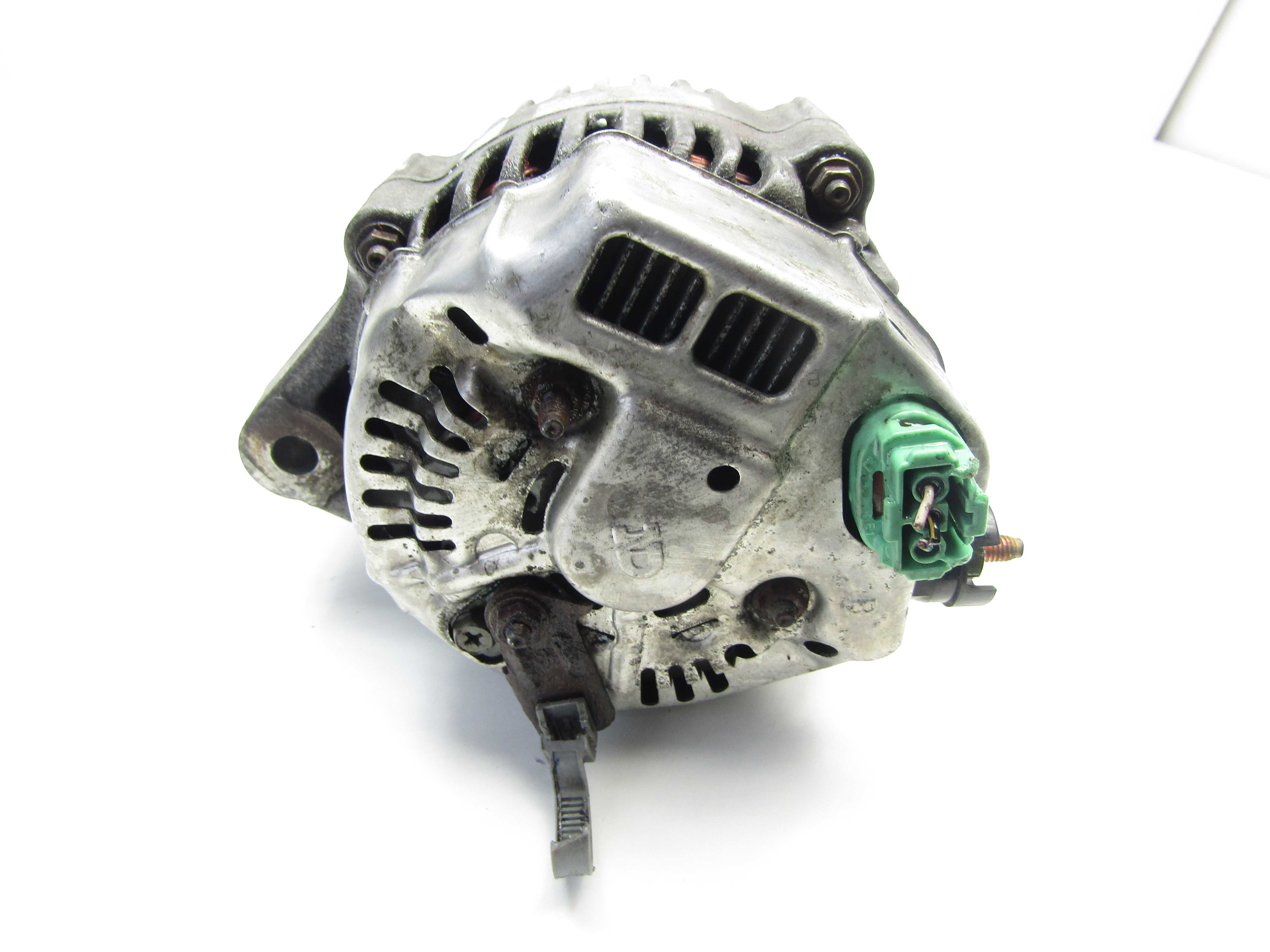 Honda CRV I 2.0 16v 00r alternator