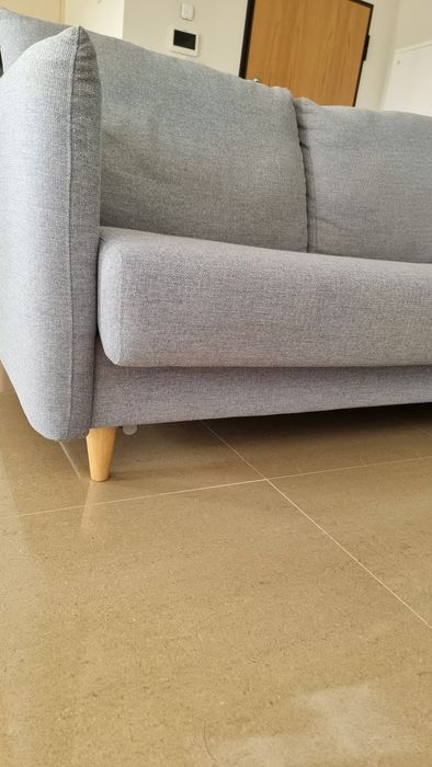 Sofá- cama em excelente estado.