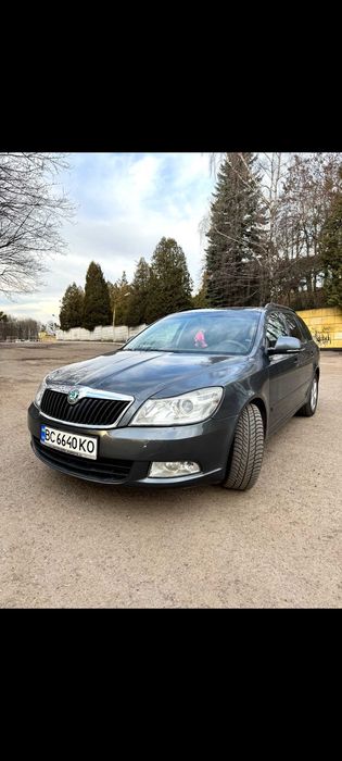 Продам Шкоду Октавію..