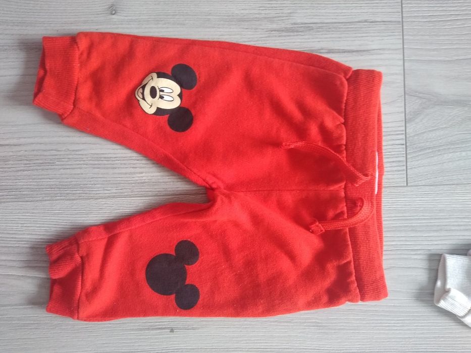 Zestaw dwóch par dresów niemowlęcych 68 cm Mickey Mouse unisex