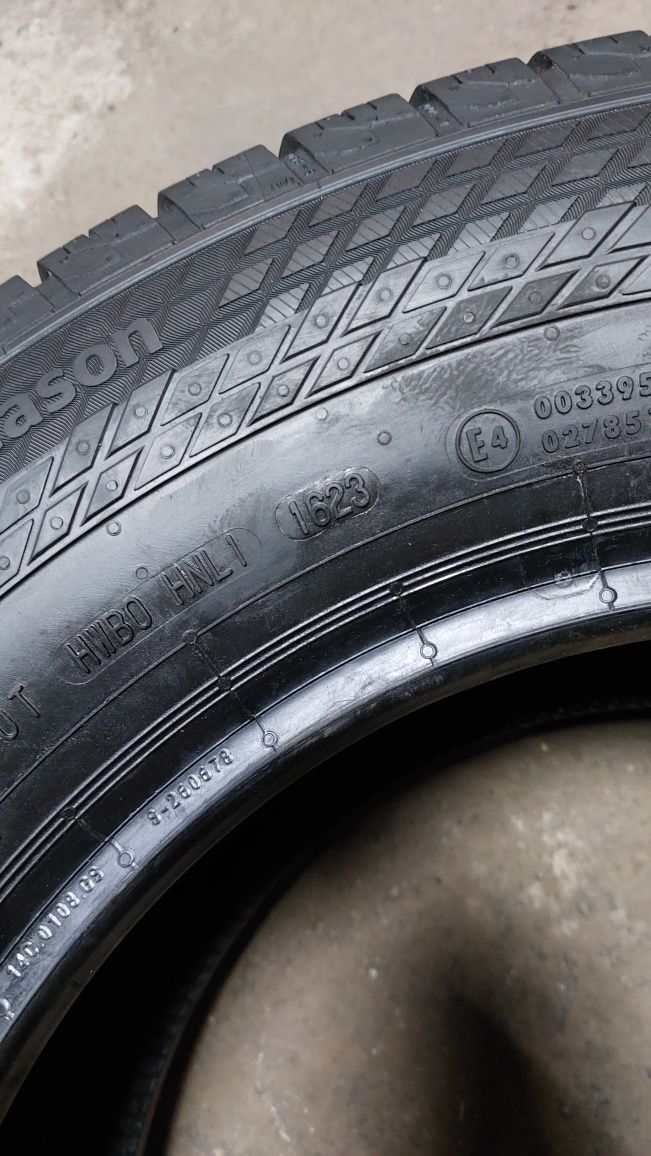 Всесезонные грузовые шины Continental VanContact 4 Season 235/65 R16 C