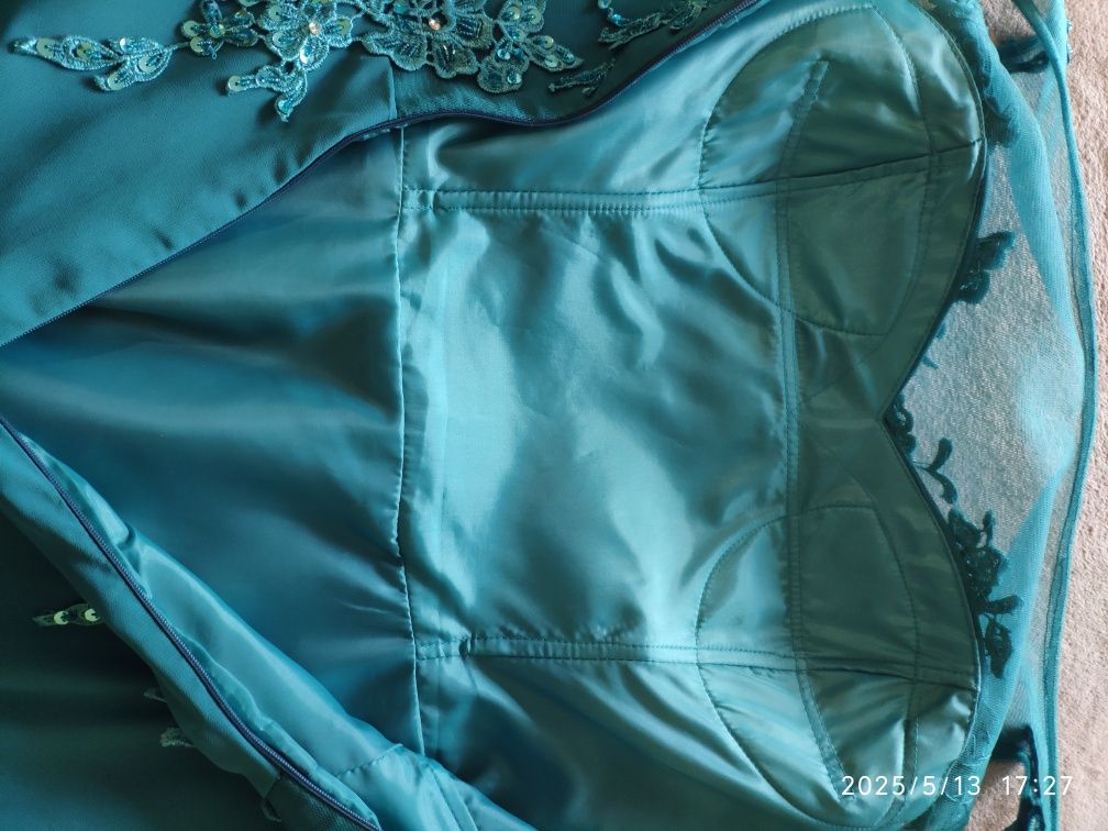 Vestido de cerimónia, cor verde esmeralda