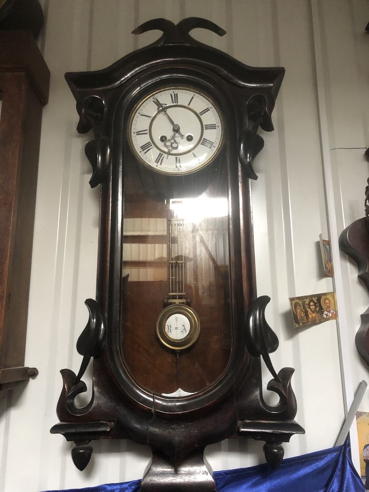 Продам старинные настенные часы 1880-х годав в рабочем состоянии  1
