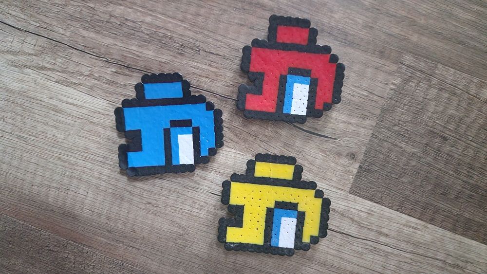 figurka z koralików-  among us