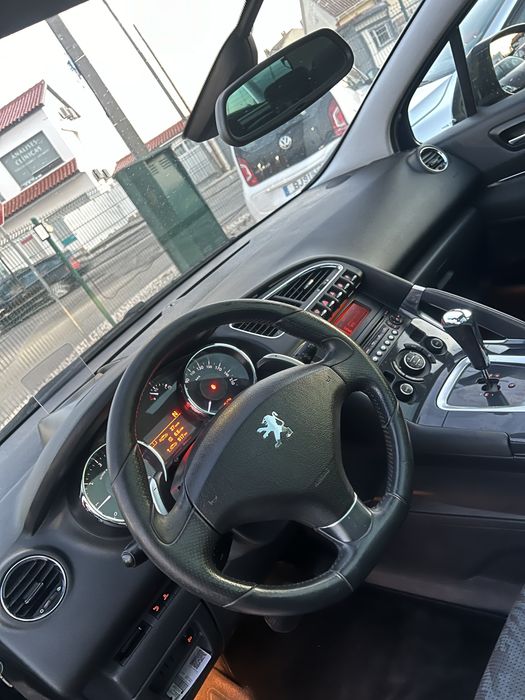 Peugeot 3008 Hdi - Auto - Teto panoramico