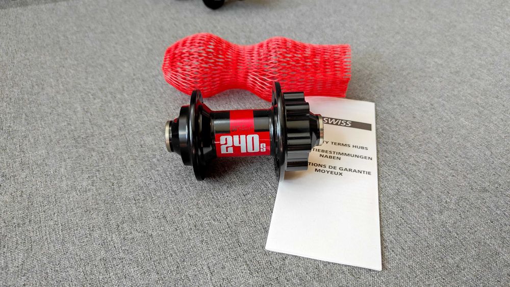 Передняя втулка DT Swiss 240s (15x100mm, 28 отв.), Новая