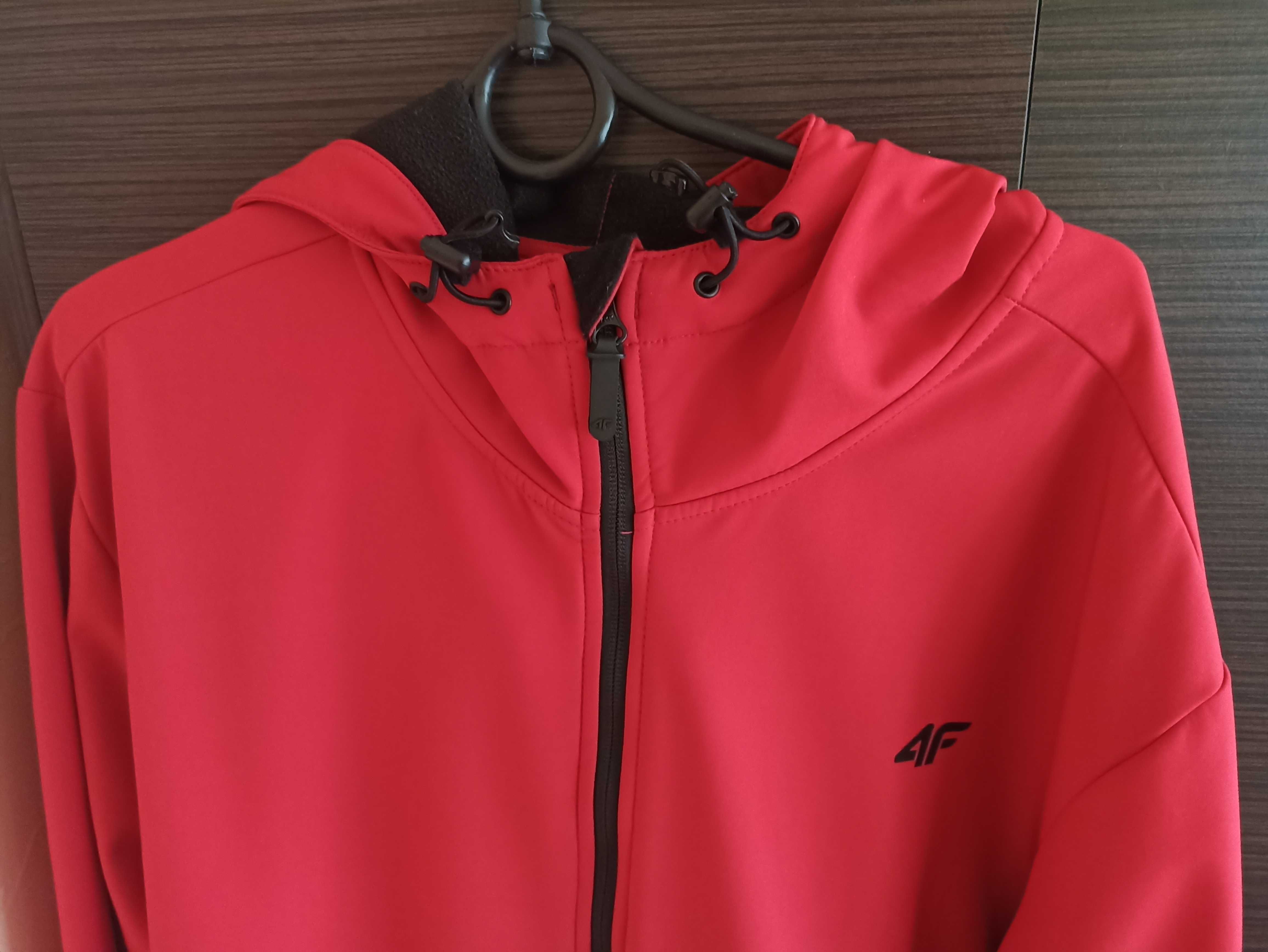 Kurtka 4f czerwona softshell