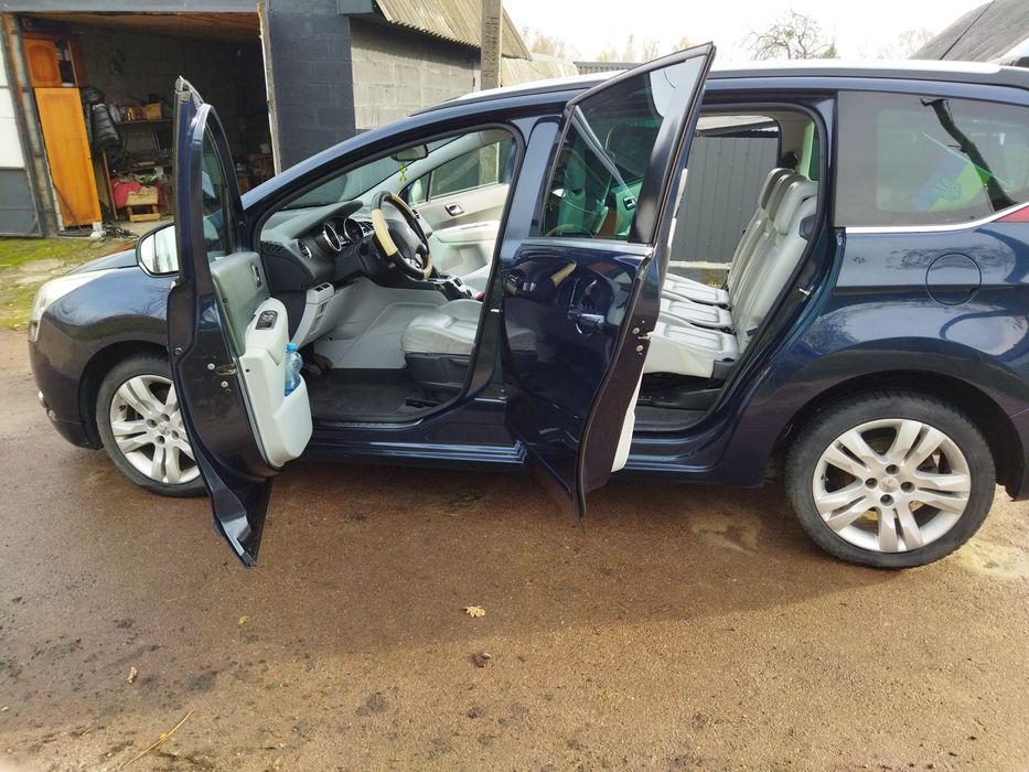 Продам авто Пежо 5008