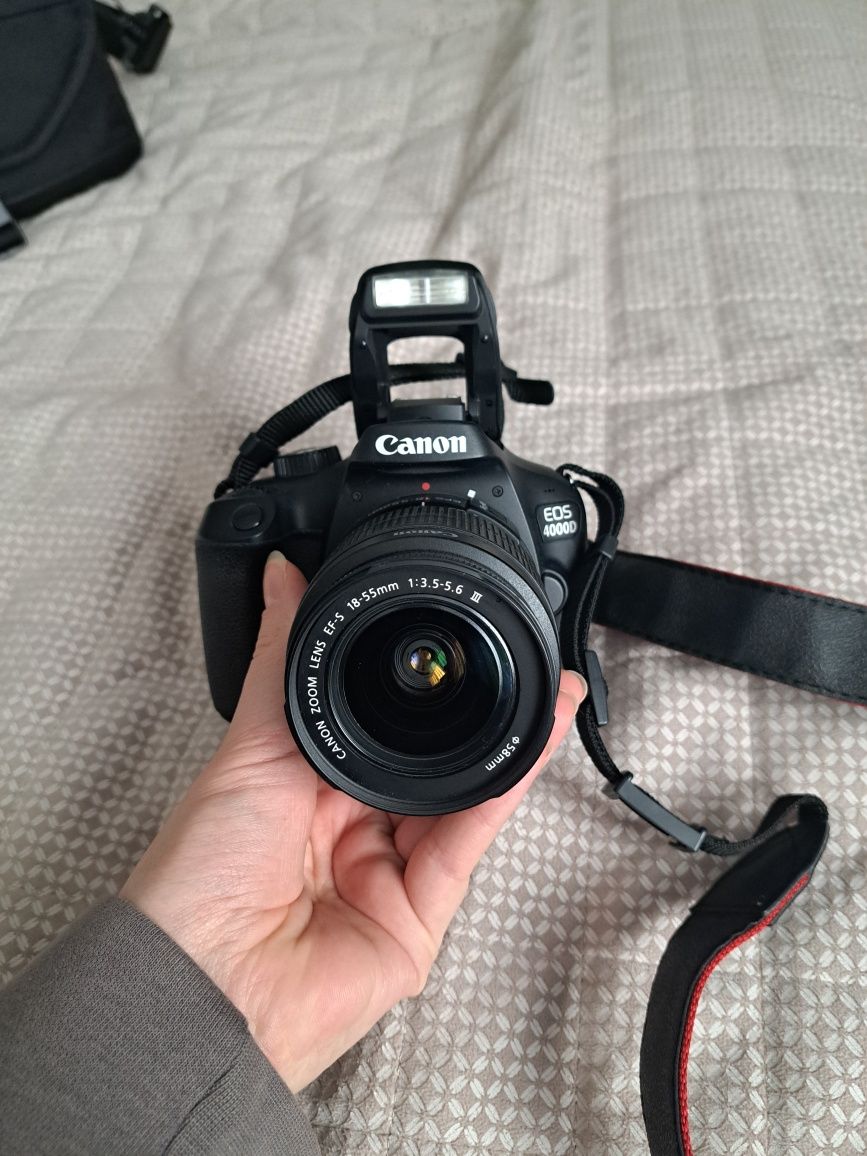 Lustrzanka Canon EOS4000D +torba, karta pamięci