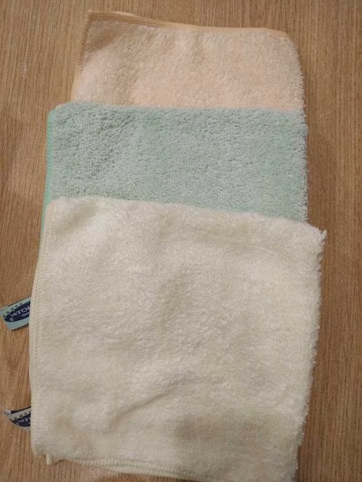 Trzy ściereczki z mikrofibry do sprzątania gładkich powierzchni