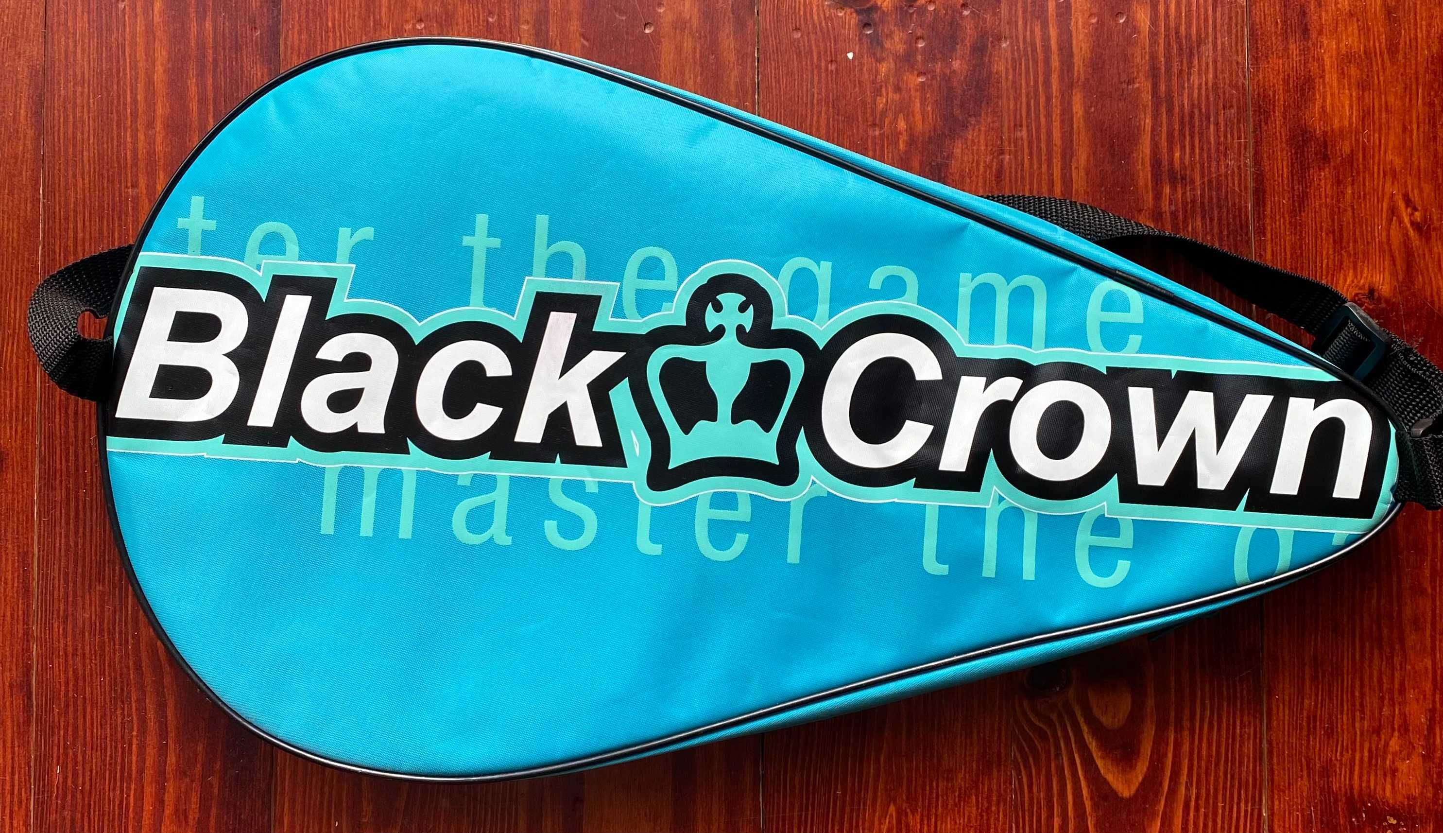 Raquete de Paddel Black Crown com capa semi nova