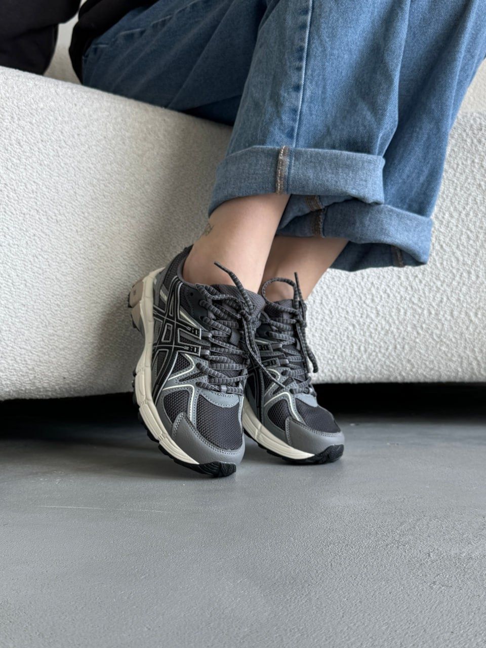 Жіночі кросівки Asics Gel-Kahana 8 Grey/Black/Beige