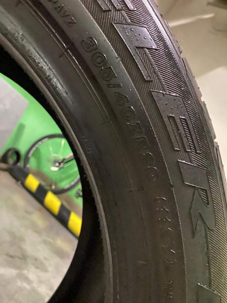 Летняя резина Bridgestone Dueier 305/40 r20 идеал