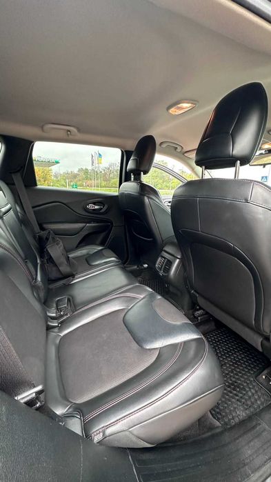 Продам Jeep Cherokee 2017