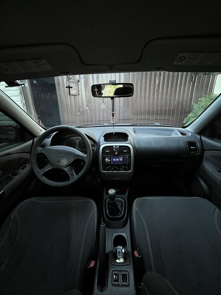 Mitsubishi carisma