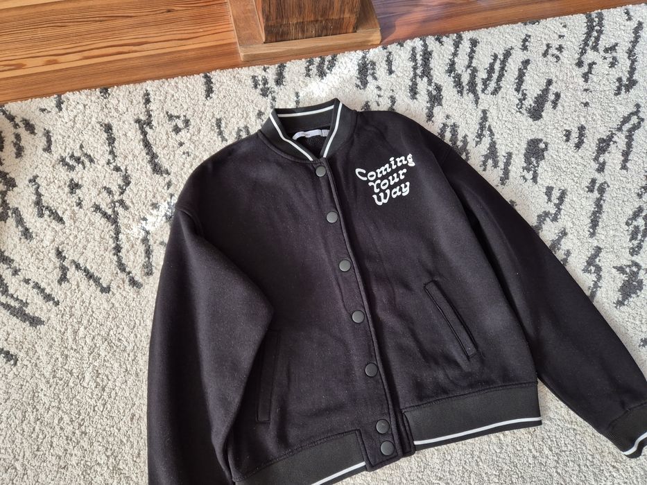 Czarna bluza XS 34 BERSHKA basebollówka bejsbolówka bomber dresowa