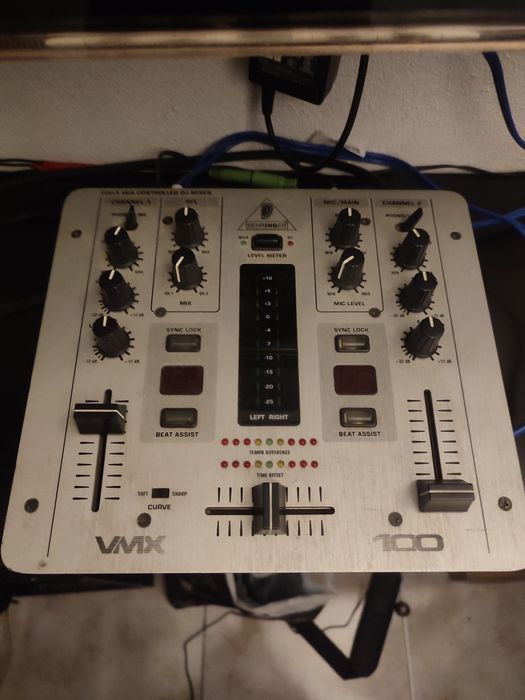 Mesa DJ behringer vmx100