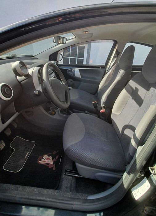 Vende-se Peugeot 107