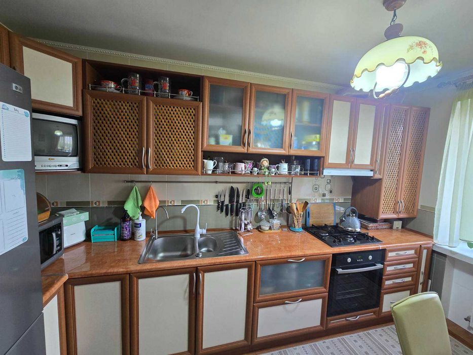 Продаю 3 комнатную квартиру.  3-я Слободская