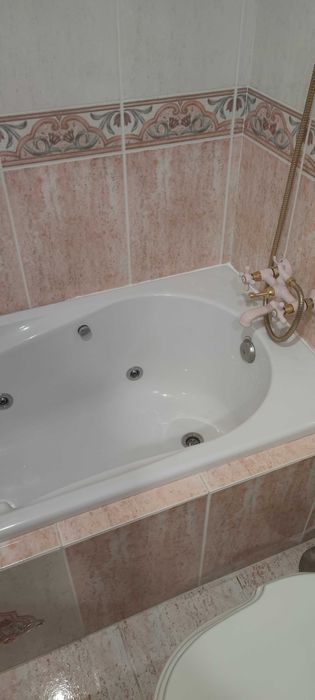 Para desocupar, Banheira Grande hidromassagem marca Roca