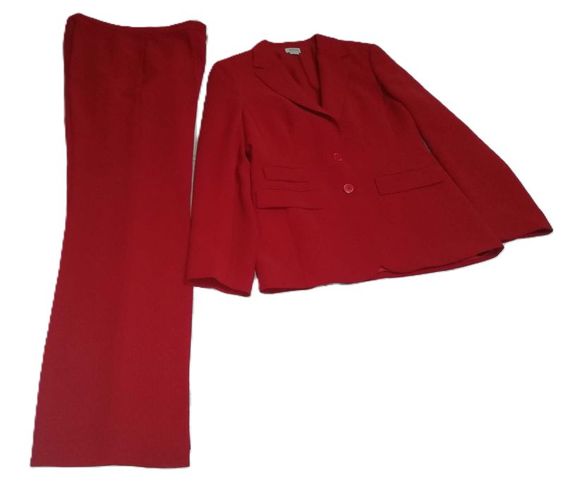 Fato vermelho (senhora)