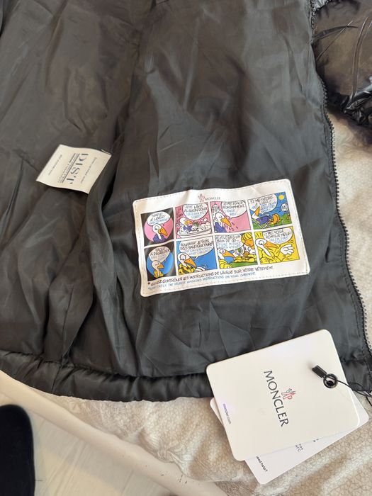 Casaco moncler maya com defeito