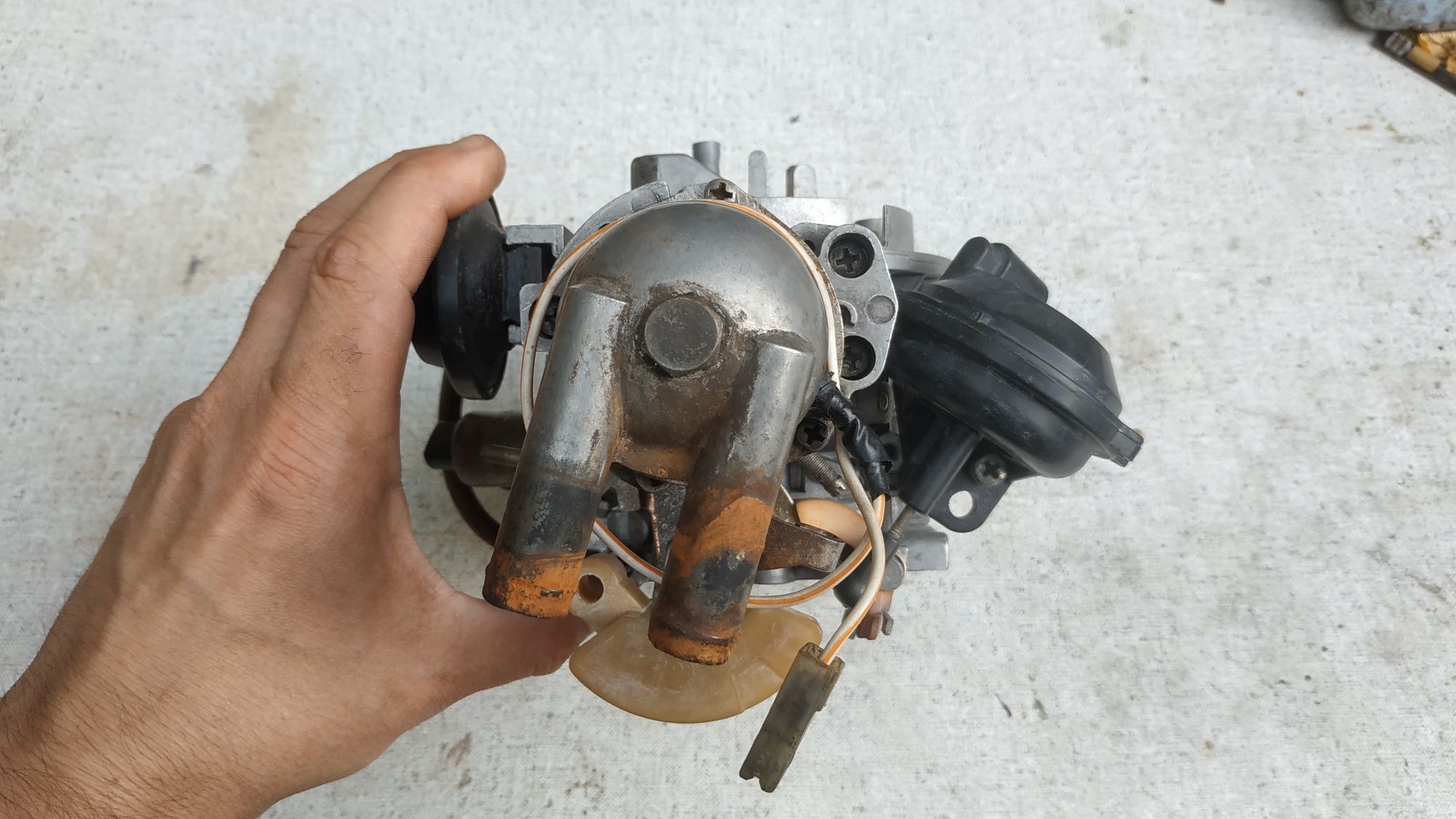Карбюратор Pierburg 2E3/2 Passat 1.6