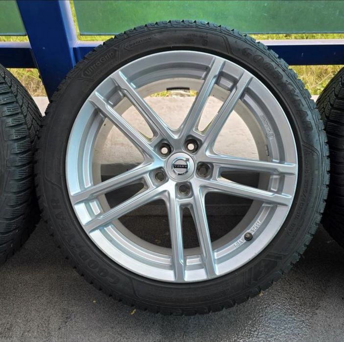 Диски Volvo r18 5/108+Зимові Шини v50 v60 v70 XC Ford Escape Kuga