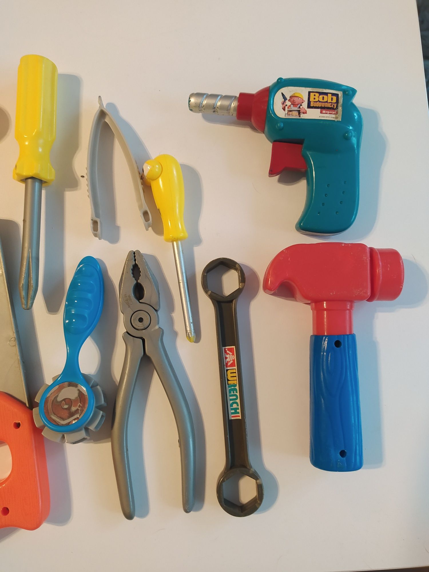 Zestaw zabawkowych narzędzi dla dzieci