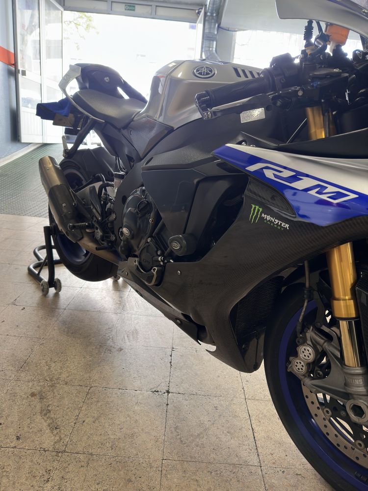 Yamaha r1m 2019  08
