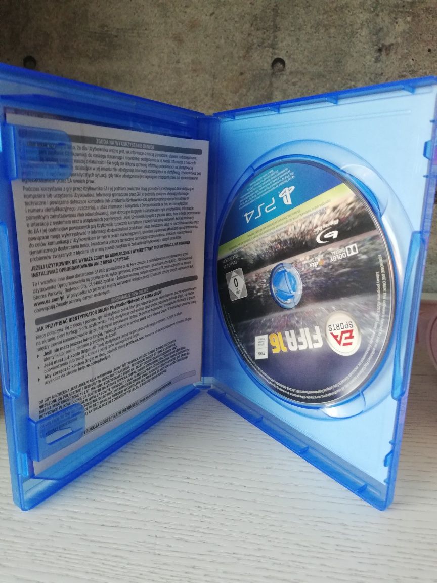 Gra FIFA 16 na PS4 - stan idealny!