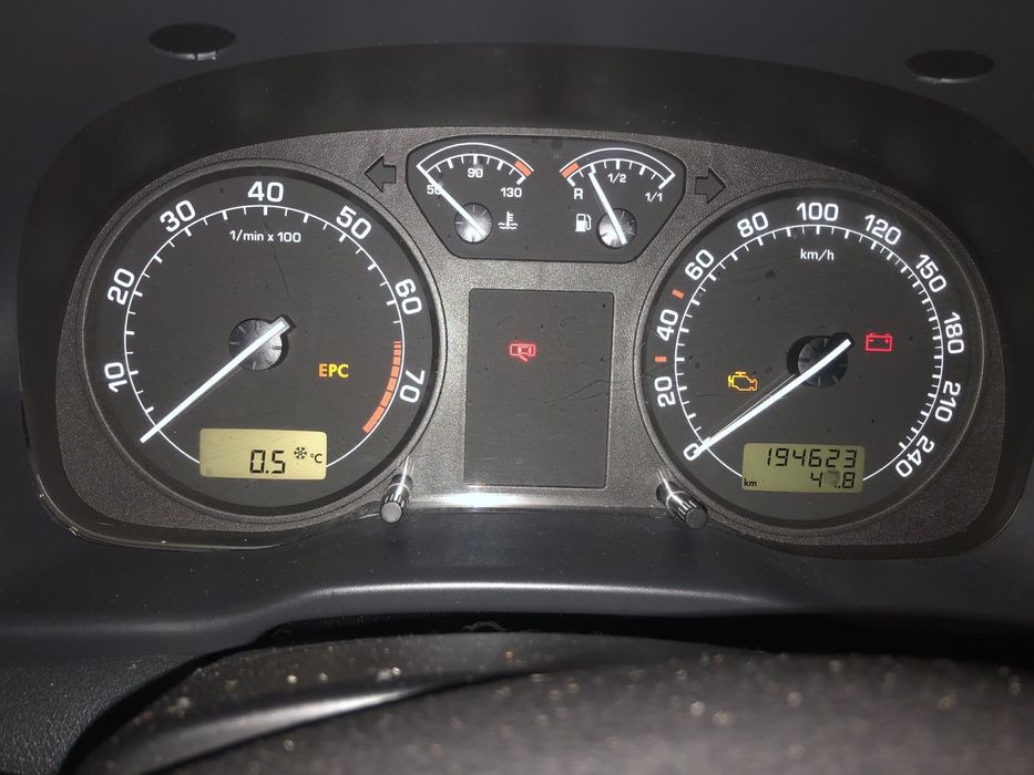 Шкода Октавія Тур,1'6 Бензин.