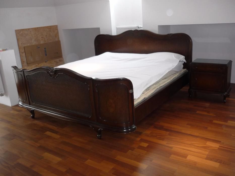 Łóżko ze Szwajcari + dwie szafki nocne komplet materac 2x1mx2m