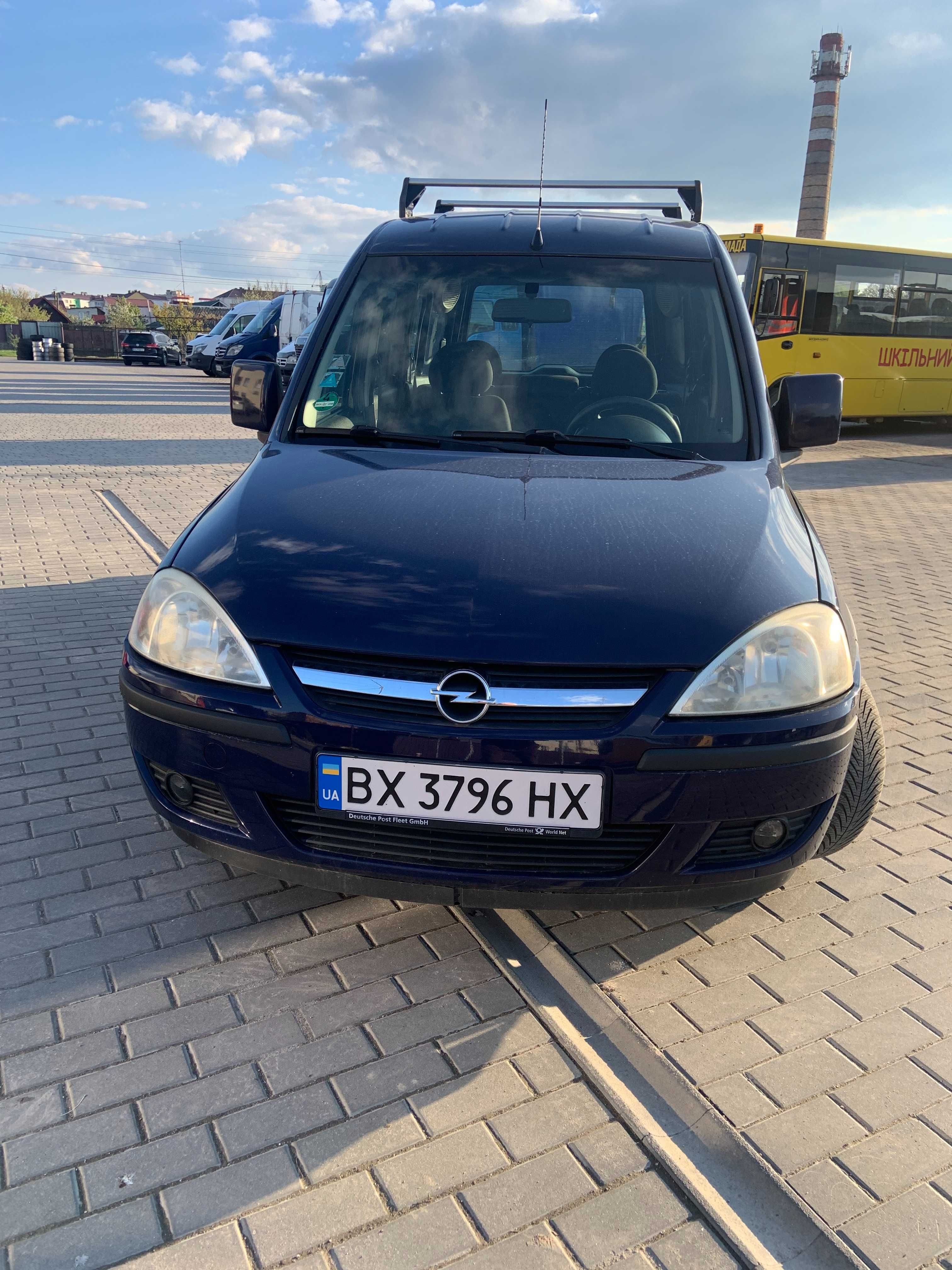 Автомобіль  "OPEL COMBO"