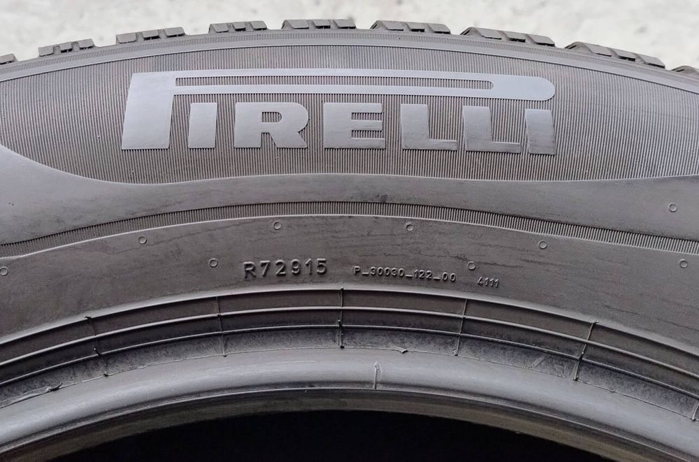 Шини зимові R18 235/60 Pirelli Scorpion Winter 2